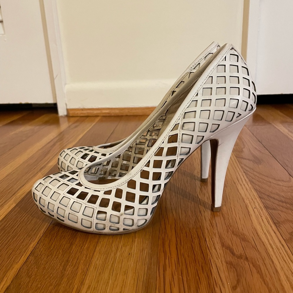 Vintage white pumps